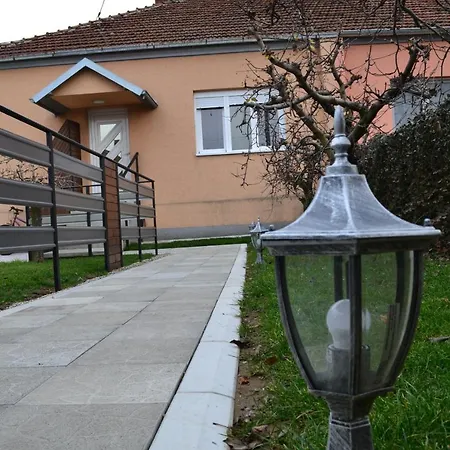 Smestaj Pandora Sobe Sa Kupatilom Jagodina