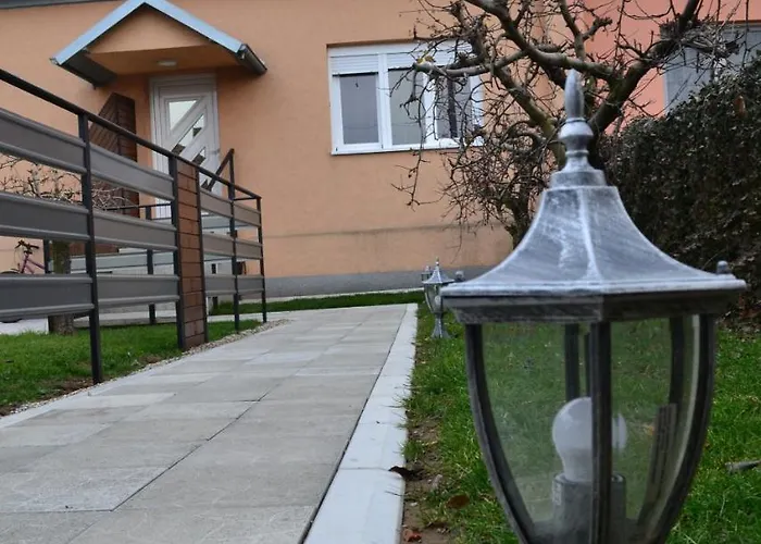 Smestaj Pandora Sobe Sa Kupatilom Jagodina